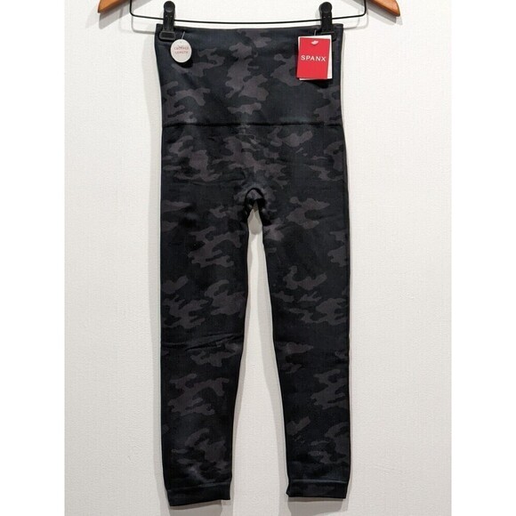 New! SPANX Camo Look At Me Now Seamless Leggings, XS - Picture 4 of 8
